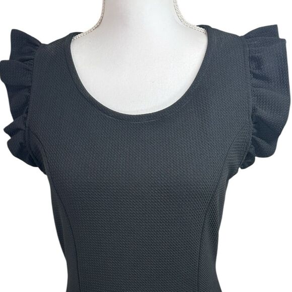 Caution To The Wind Textured Black Ruffle Sleeve Jumpsuit Size Medium Back Zip - Picture 2 of 10